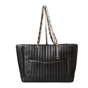 CHANEL “Rare“ CC Mademoiselle Leather Tote Bag 💼 Black